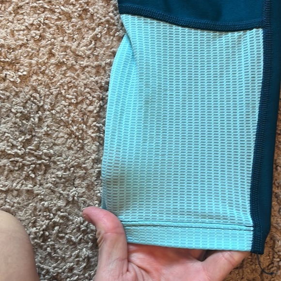 Under Armour capri leggings, size Medium. - Picture 5 of 5